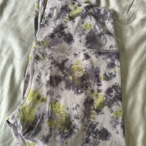 Lululemon size 10 outfit tank top and cropped leggings